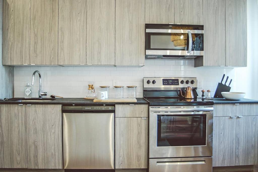 Rail Park Downtown Studio, Amazing Views, Contactless Check-In Филаделфия Екстериор снимка